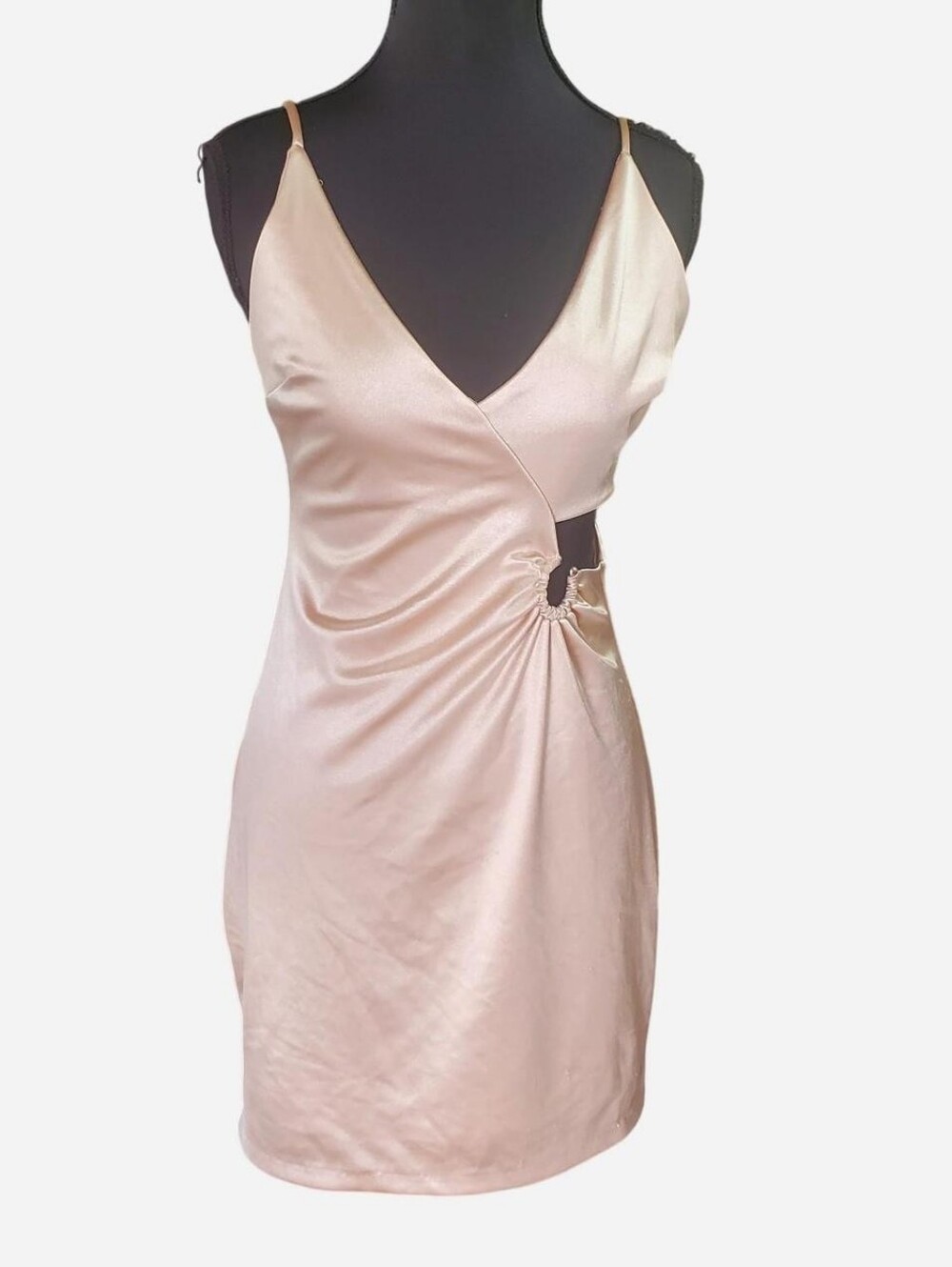 GUESS Mini Dress Womens M Beige Peach Satin V-neck Cutout Ring Detail Sleeveless
